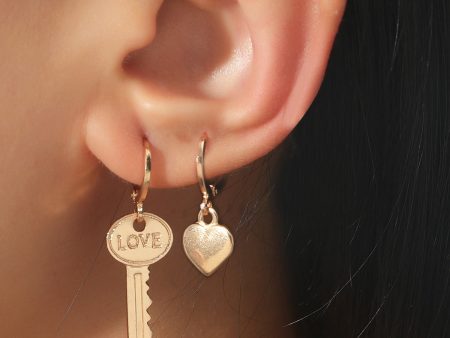 18K Gold-Plated  Love  Key Heart Asymmetric Huggie Earrings Hot on Sale