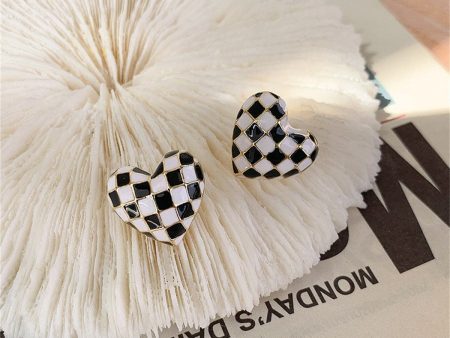 Black & White Enamel Checkerboard Heart Stud Earrings Online