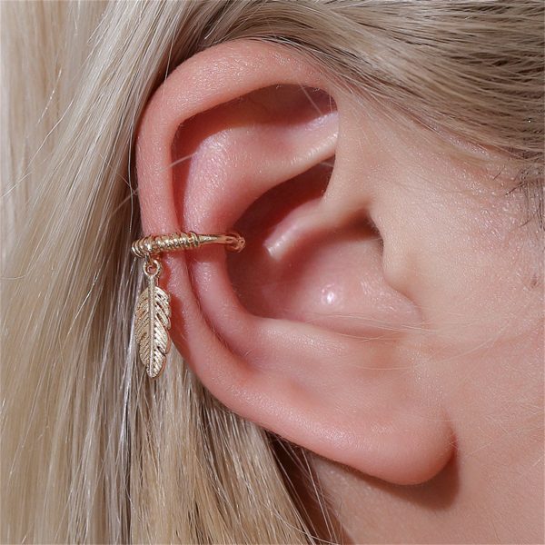 18K Gold-Plated Feather Charm Ear Cuff Supply