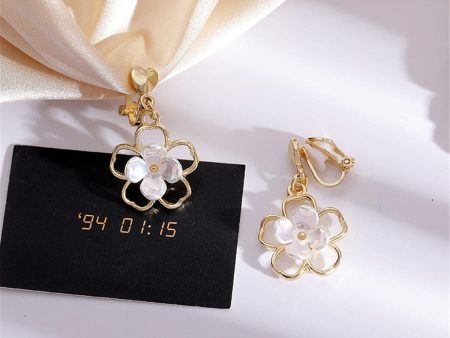 White & Gold-Plated Flower Clip-On Earrings Online Hot Sale