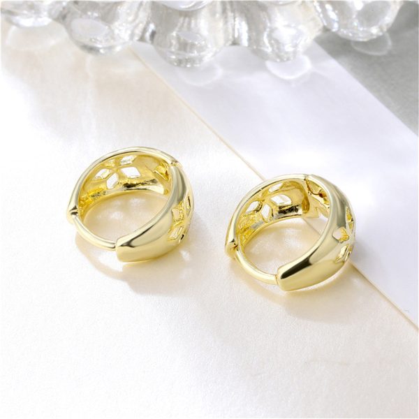 18K Gold-Plated Openwork Floral Circle Huggie Earrings Discount