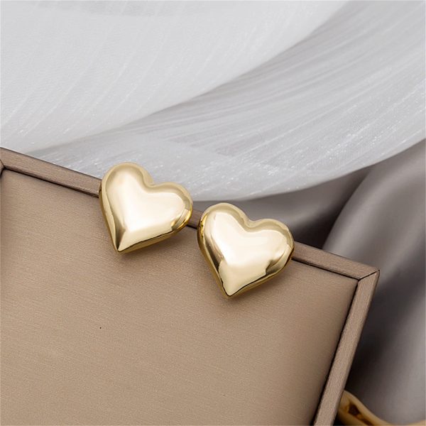 18K Gold-Plated Heart Stud Earrings Supply