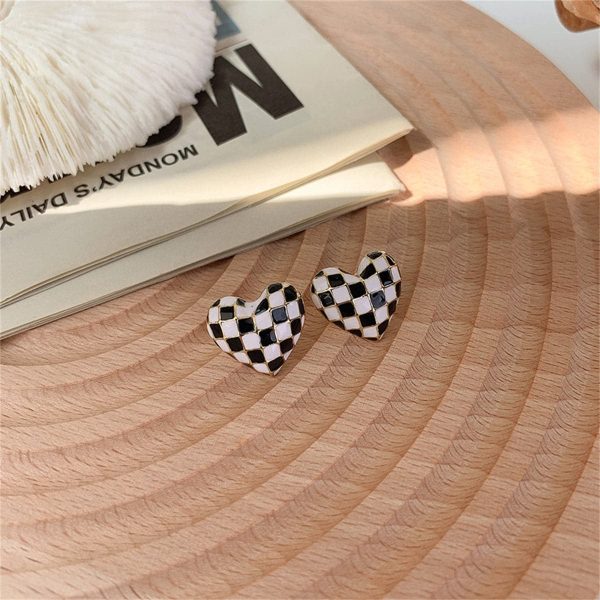 Black & White Enamel Checkerboard Heart Stud Earrings Online