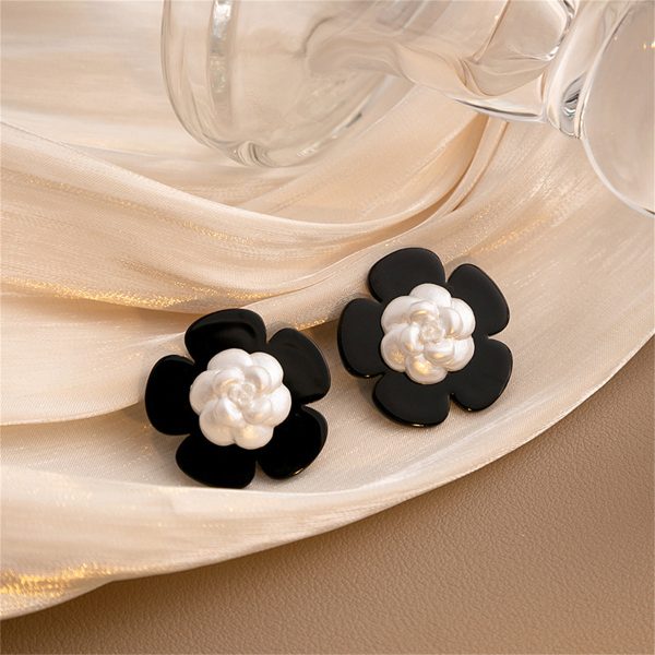 Black & White Floral Stud Earrings For Sale