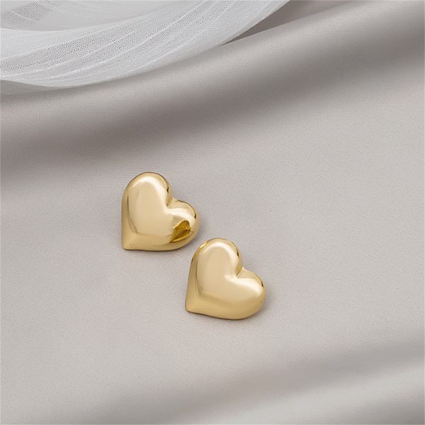 18K Gold-Plated Heart Stud Earrings Supply