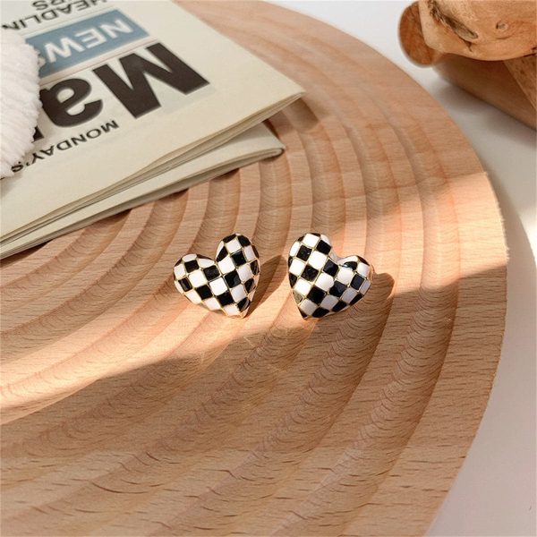 Black & White Enamel Checkerboard Heart Stud Earrings Online